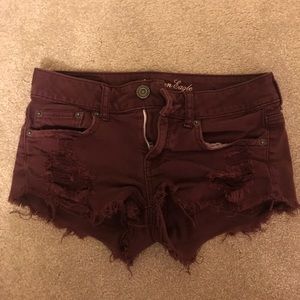 Maroon American Eagle shorts !